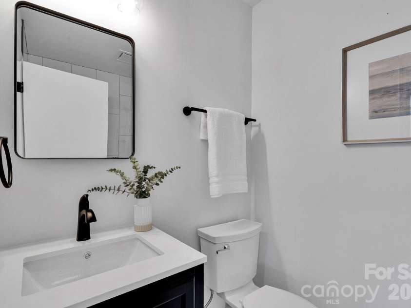 3200 Highview Road, Charlotte, NC 28210.  MLS# CAR4344986, YatesRealty ID 13654. 
