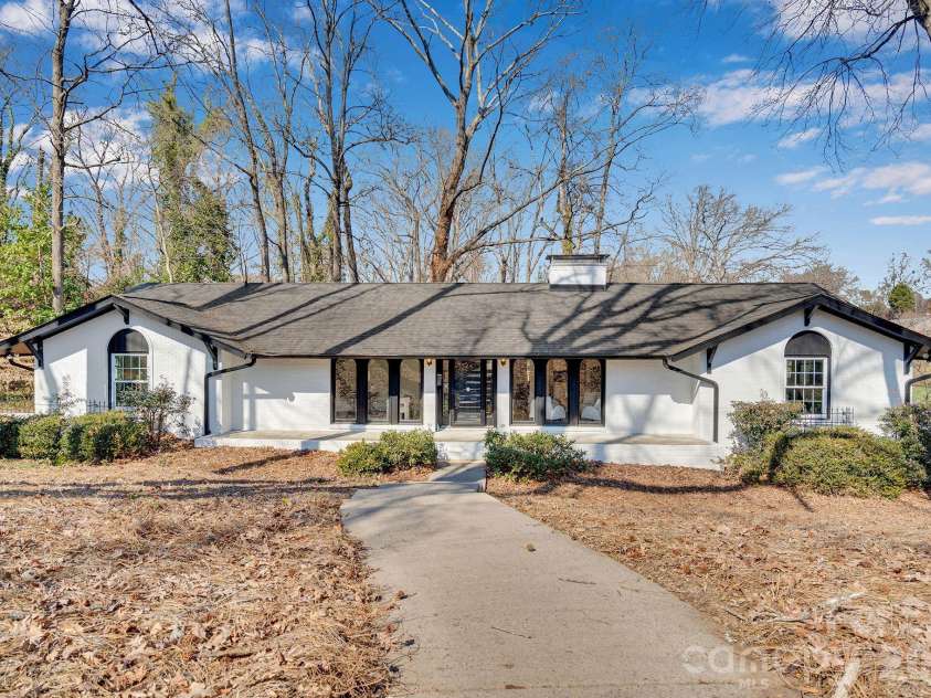 3200 Highview Road, Charlotte, NC 28210.  MLS# CAR4344986, YatesRealty ID 13654. Front Exterior
