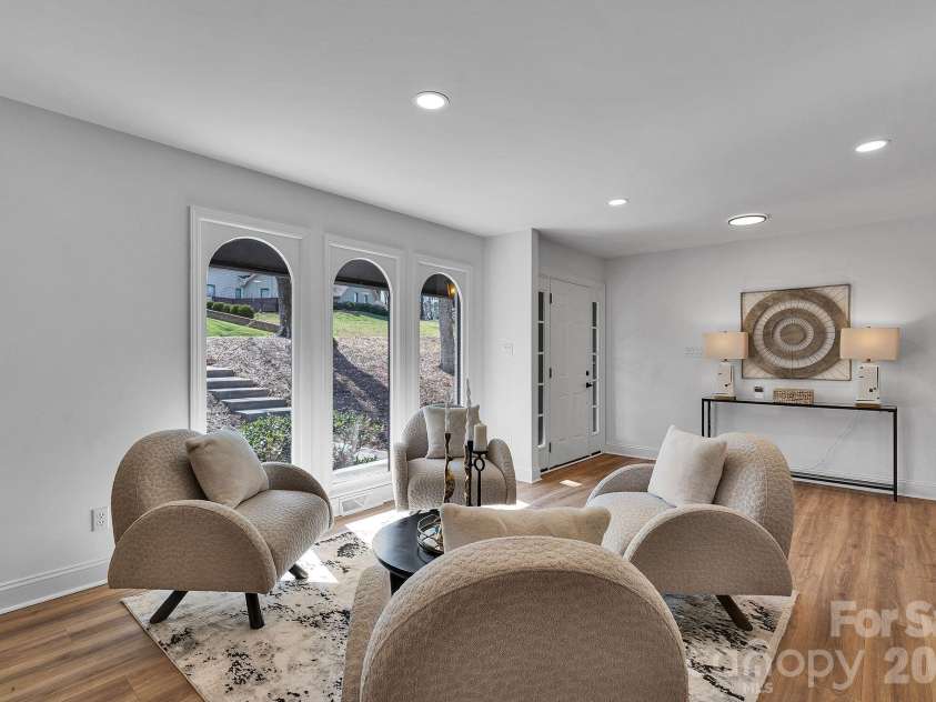 3200 Highview Road, Charlotte, NC 28210.  MLS# CAR4344986, YatesRealty ID 13654. Solve all the world's problems right here!