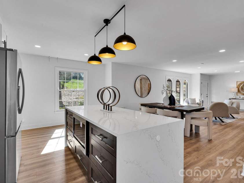 3200 Highview Road, Charlotte, NC 28210.  MLS# CAR4344986, YatesRealty ID 13654. Under counter microwave. Nobody wants that taking up counter space!