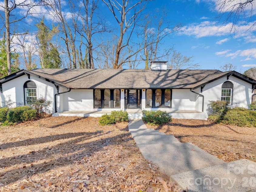 3200 Highview Road, Charlotte, NC 28210.  MLS# CAR4344986, YatesRealty ID 13654. Welcome Home!