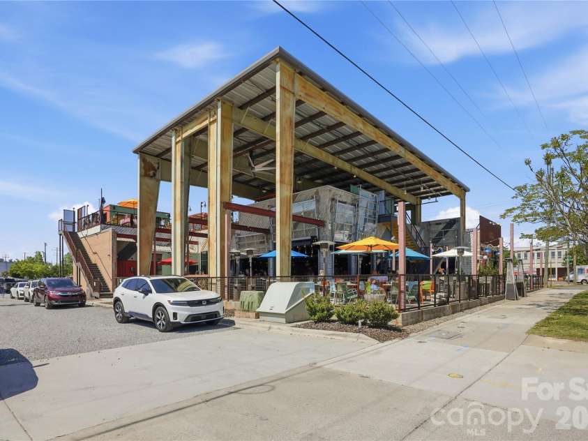 3700 Tryon Street, Charlotte, NC 28217.  MLS# CAR4370268, YatesRealty ID 13655. 