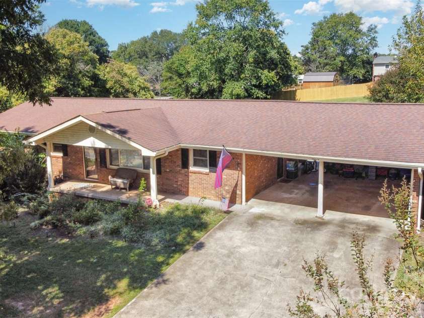 5609 Grace Chapel Road, Hickory, NC 28601.  MLS# CAR4302482, YatesRealty ID 13656. 