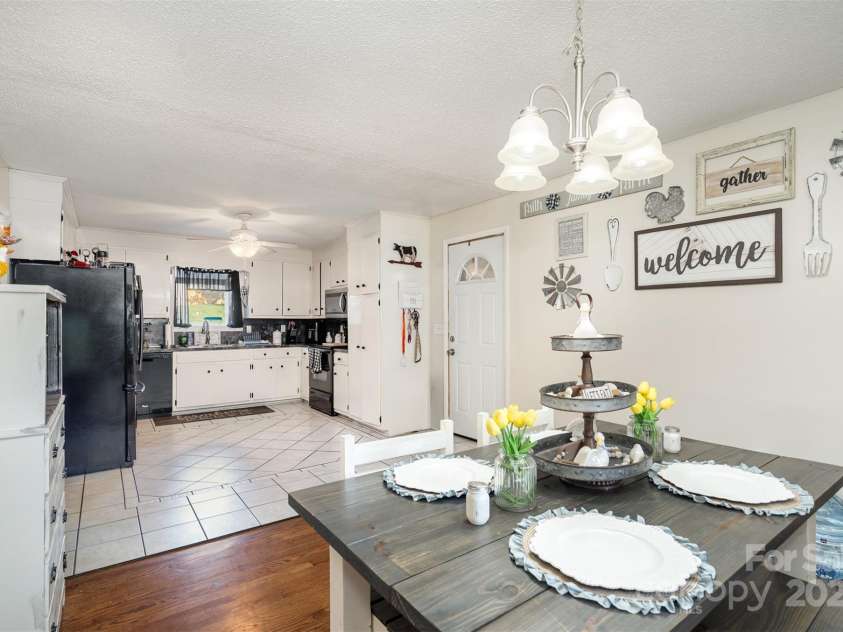 5609 Grace Chapel Road, Hickory, NC 28601.  MLS# CAR4302482, YatesRealty ID 13656. 