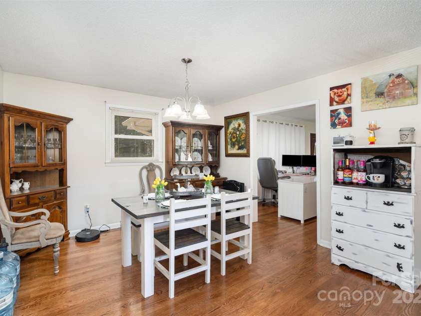 5609 Grace Chapel Road, Hickory, NC 28601.  MLS# CAR4302482, YatesRealty ID 13656. 