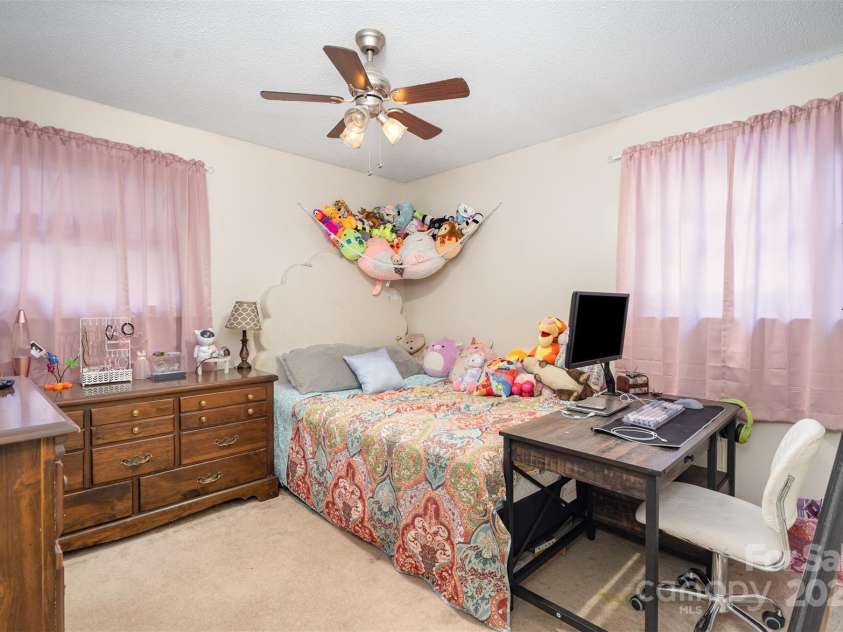 5609 Grace Chapel Road, Hickory, NC 28601.  MLS# CAR4302482, YatesRealty ID 13656. 