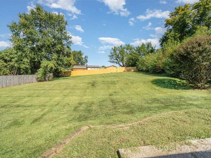 5609 Grace Chapel Road, Hickory, NC 28601.  MLS# CAR4302482, YatesRealty ID 13656. 