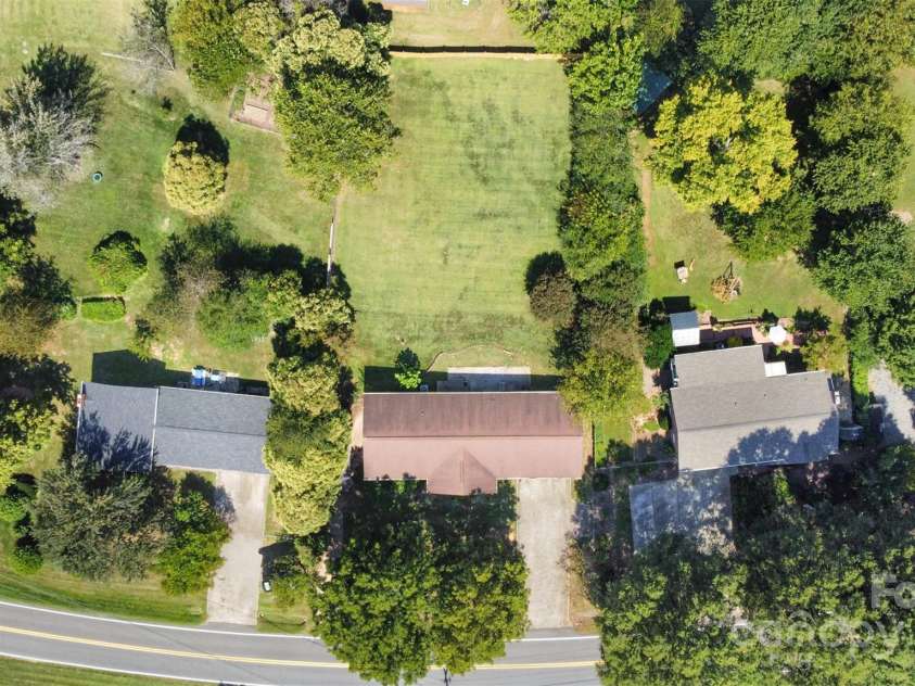 5609 Grace Chapel Road, Hickory, NC 28601.  MLS# CAR4302482, YatesRealty ID 13656. 