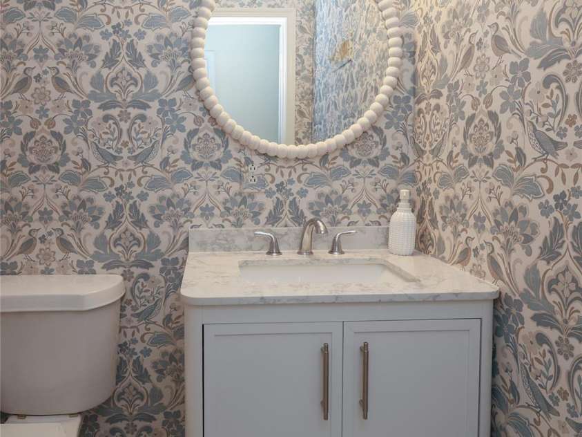8306 Knights Bridge Road, Charlotte, NC 28210.  MLS# CAR4257820, YatesRealty ID 13656. Fully updated lower level Powder Room.