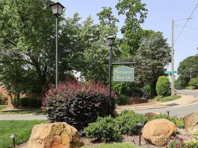 8306 Knights Bridge Road, Charlotte, NC 28210.  MLS# CAR4257820, YatesRealty ID 13656. Welcome to Sharon South!  Walk to Greenway entrance, close to Light Rail, 2 miles from Quail Hollow Country Club.