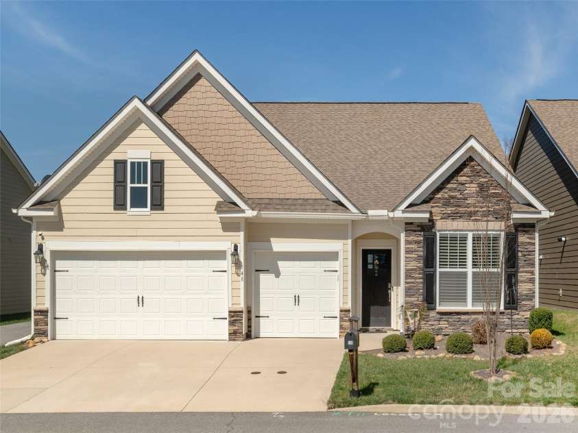 748 Summerfield Place, Flat Rock, NC 28731.  MLS# CAR4356758, YatesRealty ID 13657. 