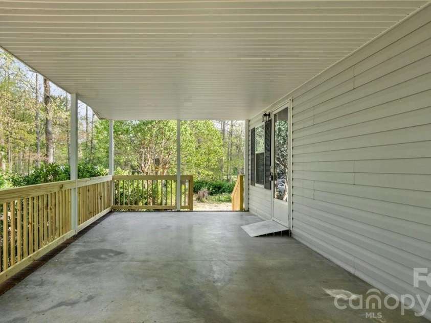 2913 Crystal Drive, Midland, NC 28107.  MLS# CAR4366926, YatesRealty ID 13659. 