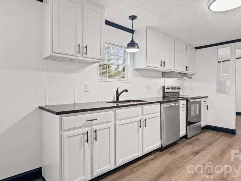 2913 Crystal Drive, Midland, NC 28107.  MLS# CAR4366926, YatesRealty ID 13659. 