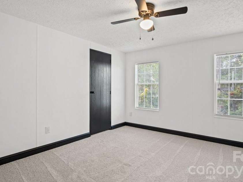 2913 Crystal Drive, Midland, NC 28107.  MLS# CAR4366926, YatesRealty ID 13659. 