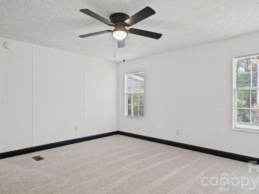 2913 Crystal Drive, Midland, NC 28107.  MLS# CAR4366926, YatesRealty ID 13659. 