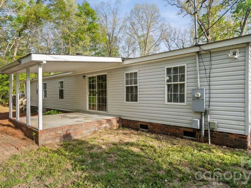 2913 Crystal Drive, Midland, NC 28107.  MLS# CAR4366926, YatesRealty ID 13659. 