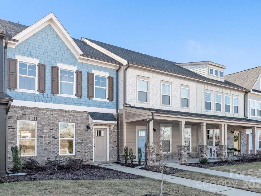 1066 Riverwalk Parkway, Rock Hill, SC 29730.  MLS# CAR4210322, YatesRealty ID 1366. Welcome to 1066 Riverwalk Parkway, located in the charming, amenity-rich Riverwalk community nestled along the scenic Catawba River!