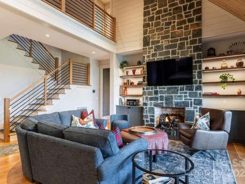 131 Lodestone Drive, Sylva, NC 28779.  MLS# CAR4330421, YatesRealty ID 1366. 