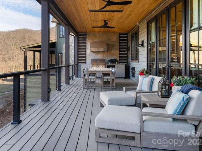 131 Lodestone Drive, Sylva, NC 28779.  MLS# CAR4330421, YatesRealty ID 1366. 