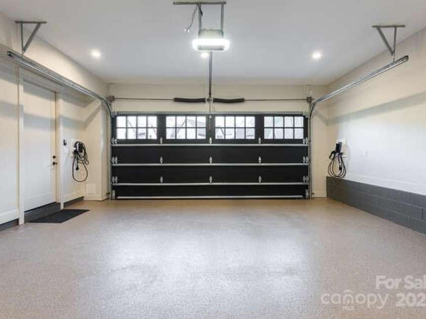 131 Lodestone Drive, Sylva, NC 28779.  MLS# CAR4330421, YatesRealty ID 1366. 