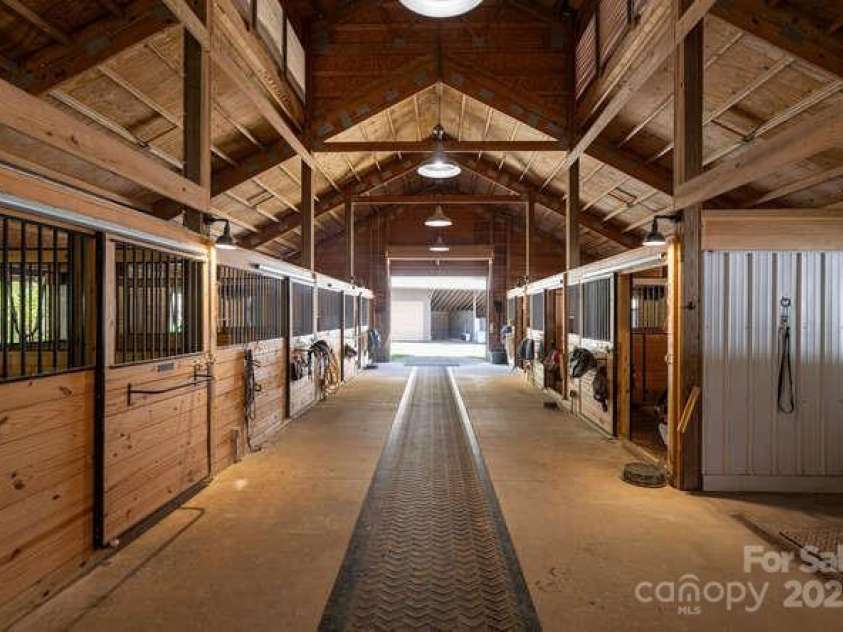 131 Lodestone Drive, Sylva, NC 28779.  MLS# CAR4330421, YatesRealty ID 1366. 