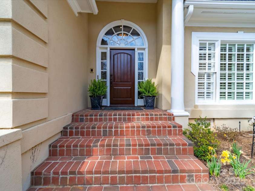 110 Hidden Pastures Drive, Cramerton, NC 28032.  MLS# CAR4250995, YatesRealty ID 13660. 