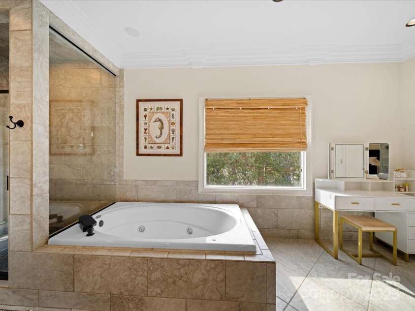 110 Hidden Pastures Drive, Cramerton, NC 28032.  MLS# CAR4250995, YatesRealty ID 13660. 