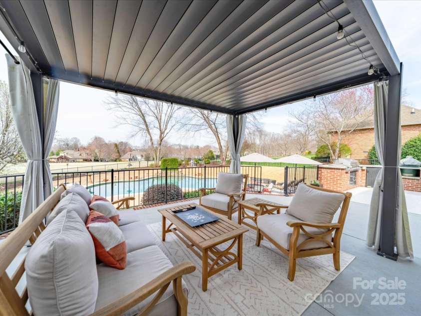 110 Hidden Pastures Drive, Cramerton, NC 28032.  MLS# CAR4250995, YatesRealty ID 13660. 