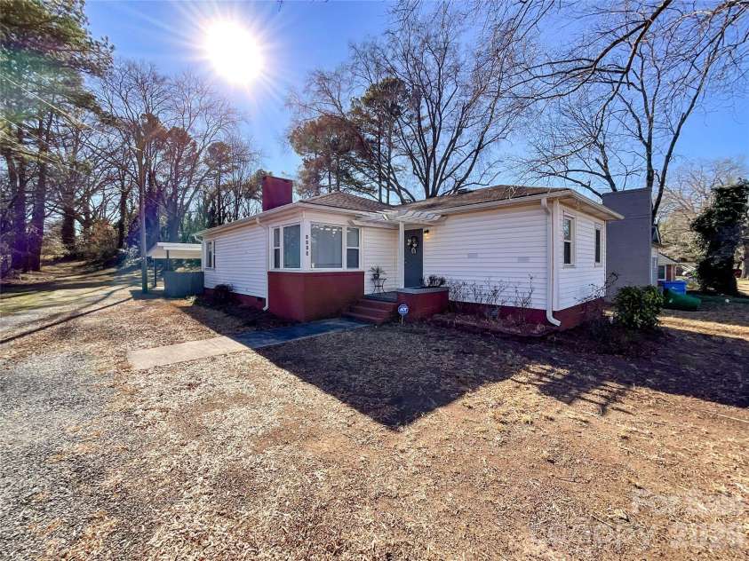1116 Montgomery Avenue, Albemarle, NC 28001.  MLS# CAR4336726, YatesRealty ID 13661. 