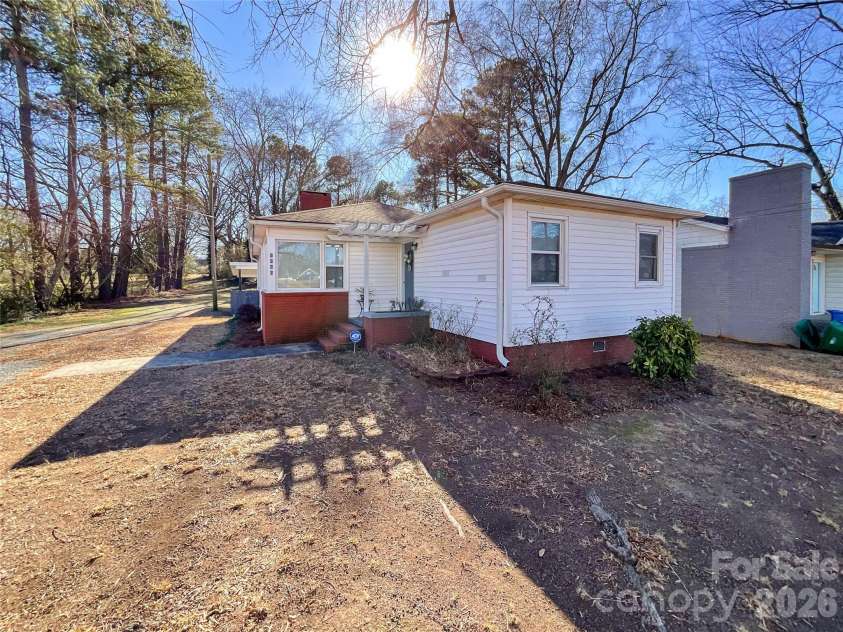 1116 Montgomery Avenue, Albemarle, NC 28001.  MLS# CAR4336726, YatesRealty ID 13661. 