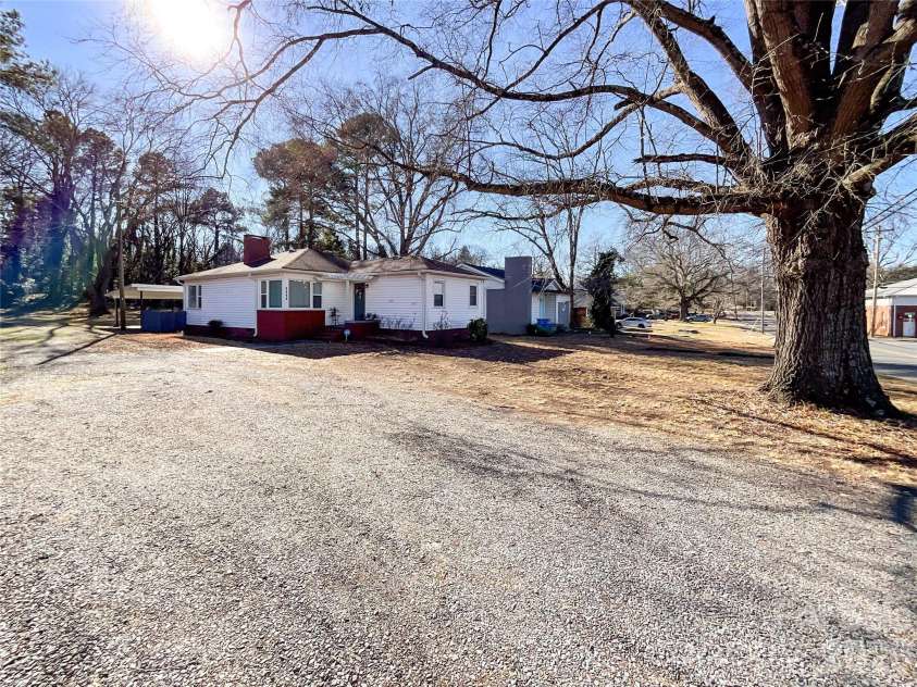 1116 Montgomery Avenue, Albemarle, NC 28001.  MLS# CAR4336726, YatesRealty ID 13661. 