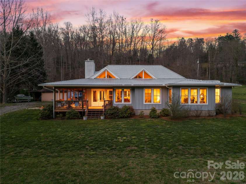 2805 NC 9 Highway, Black Mountain, NC 28711.  MLS# CAR4366252, YatesRealty ID 13663. 