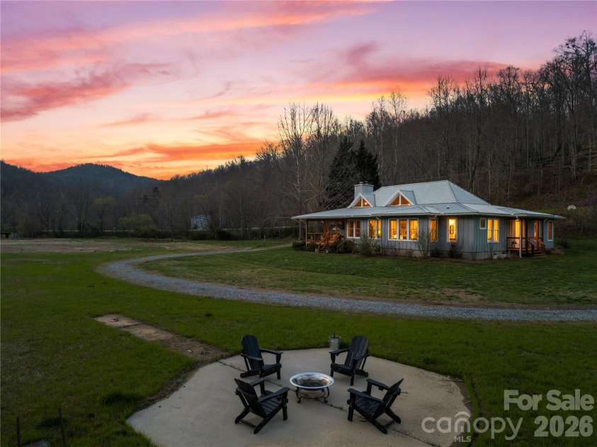 2805 NC 9 Highway, Black Mountain, NC 28711.  MLS# CAR4366252, YatesRealty ID 13663. 