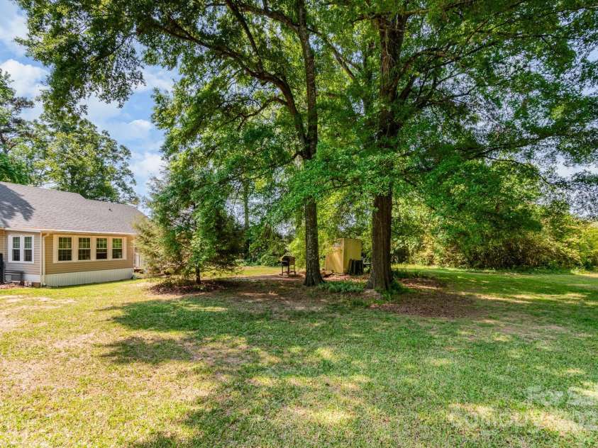 814 Independence Drive, Wingate, NC 28174.  MLS# CAR4251841, YatesRealty ID 13663. 