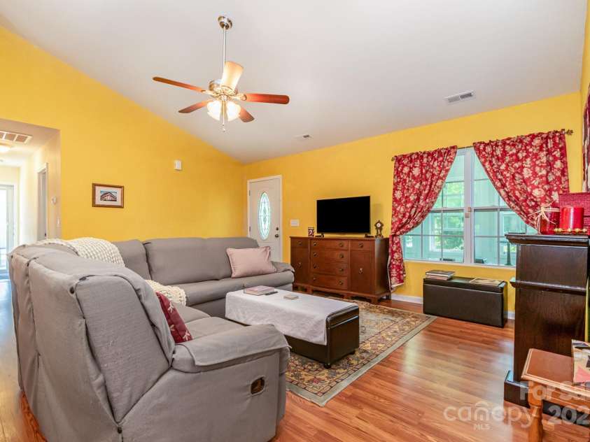 814 Independence Drive, Wingate, NC 28174.  MLS# CAR4251841, YatesRealty ID 13663. 