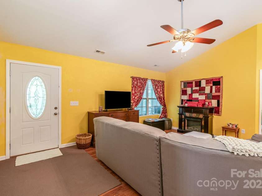 814 Independence Drive, Wingate, NC 28174.  MLS# CAR4251841, YatesRealty ID 13663. 