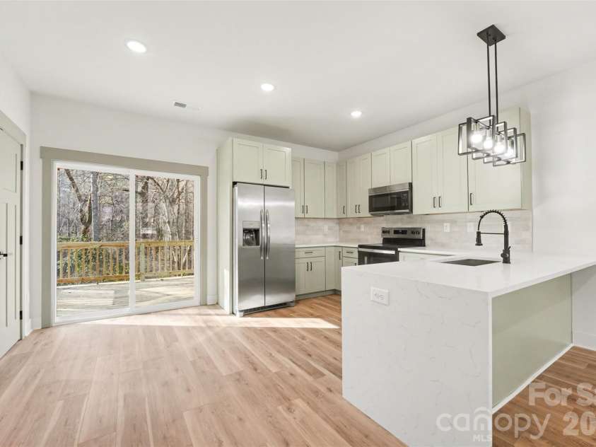 427 Ballard Street, Cherryville, NC 28021.  MLS# CAR4360269, YatesRealty ID 13664. 