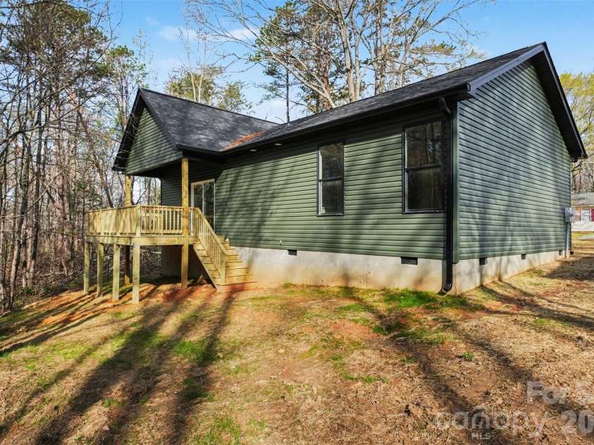 427 Ballard Street, Cherryville, NC 28021.  MLS# CAR4360269, YatesRealty ID 13664. 