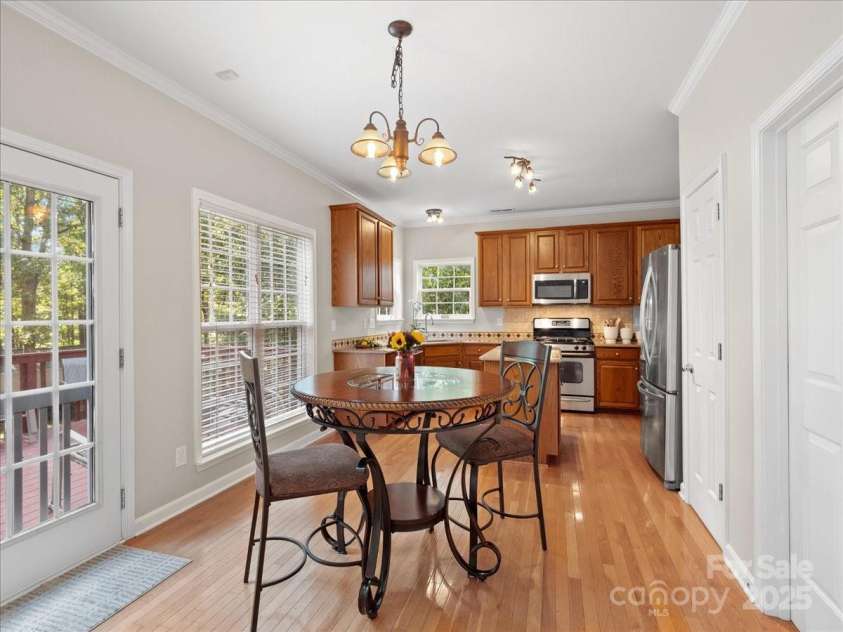 821 Lynnwood Farms Drive, Fort Mill, SC 29715.  MLS# CAR4234073, YatesRealty ID 13664. Breakfast/Kitchen