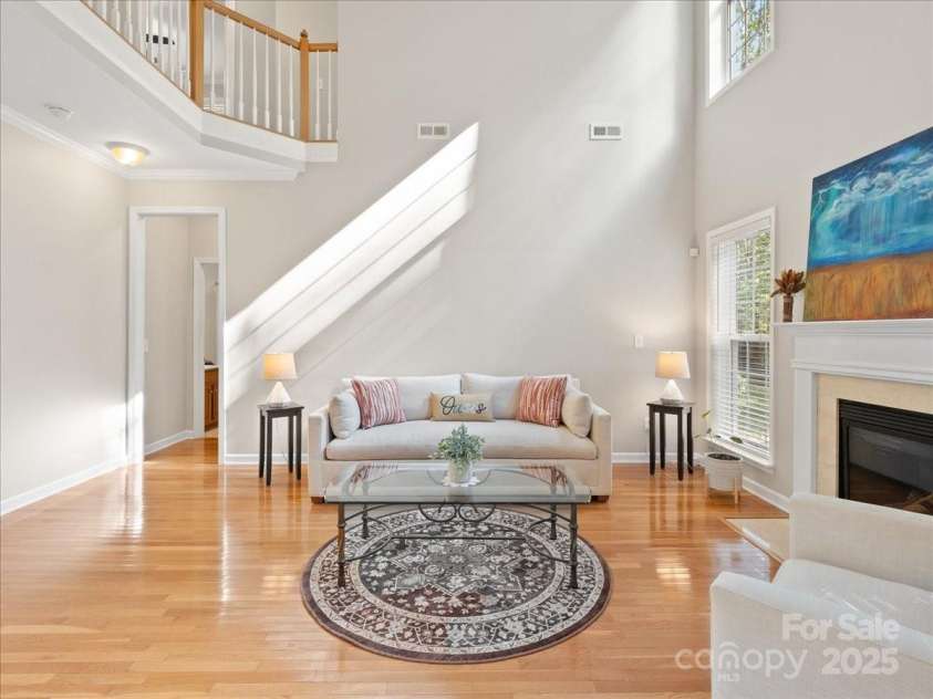 821 Lynnwood Farms Drive, Fort Mill, SC 29715.  MLS# CAR4234073, YatesRealty ID 13664. Great Room