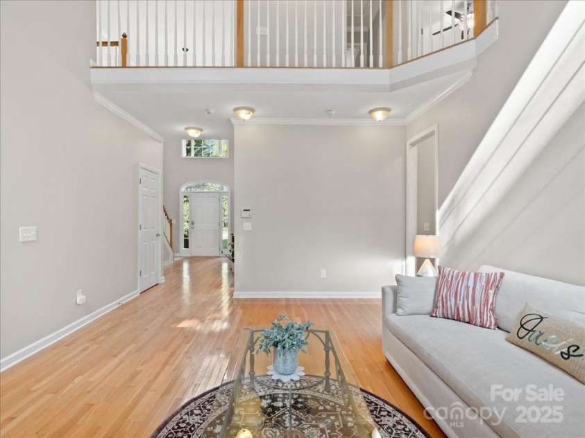 821 Lynnwood Farms Drive, Fort Mill, SC 29715.  MLS# CAR4234073, YatesRealty ID 13664. Great Room/Foyer Entry