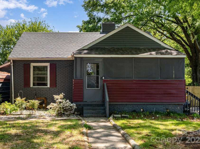 3919 Sarah Drive, Charlotte, NC 28217.  MLS# CAR4248579, YatesRealty ID 13665. 