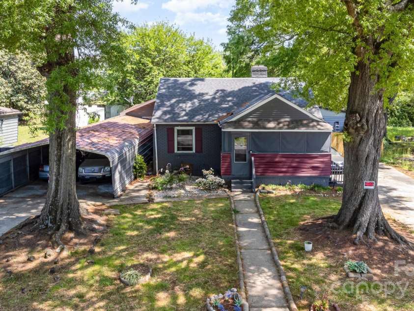 3919 Sarah Drive, Charlotte, NC 28217.  MLS# CAR4248579, YatesRealty ID 13665. 