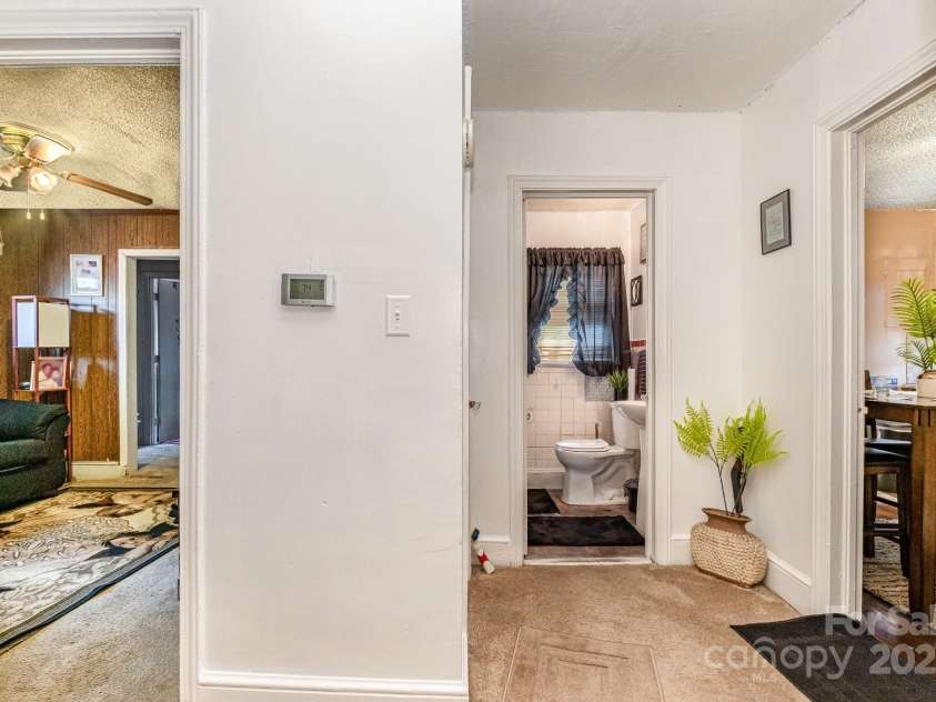 3919 Sarah Drive, Charlotte, NC 28217.  MLS# CAR4248579, YatesRealty ID 13665. 