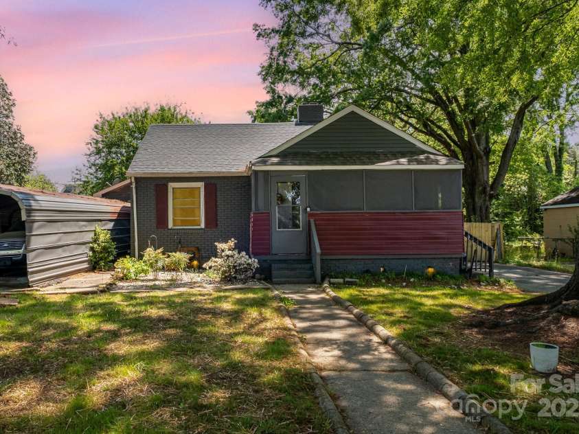 3919 Sarah Drive, Charlotte, NC 28217.  MLS# CAR4248579, YatesRealty ID 13665. 