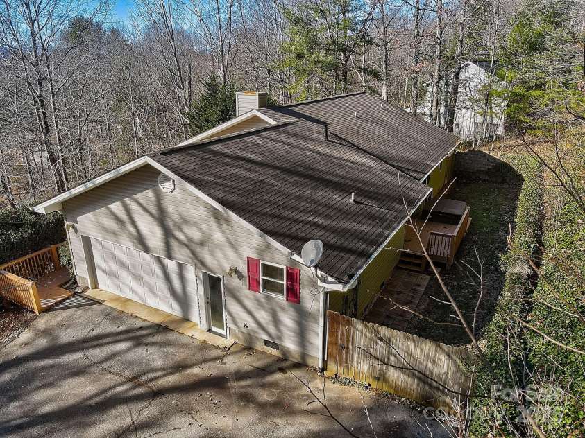 703 Cinnamon Way, Flat Rock, NC 28731.  MLS# CAR4258971, YatesRealty ID 13667. 