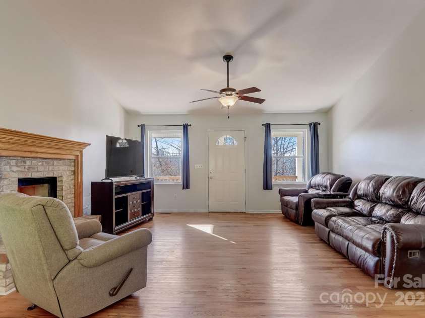 703 Cinnamon Way, Flat Rock, NC 28731.  MLS# CAR4258971, YatesRealty ID 13667. 