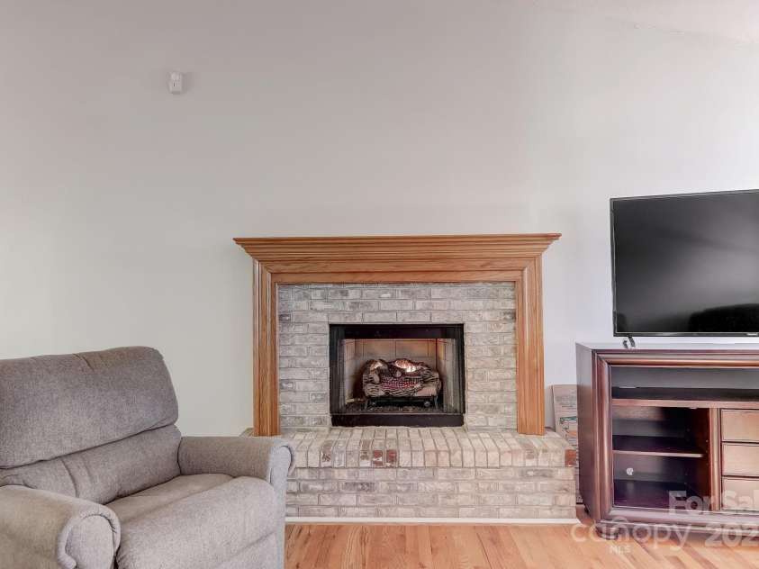 703 Cinnamon Way, Flat Rock, NC 28731.  MLS# CAR4258971, YatesRealty ID 13667. 