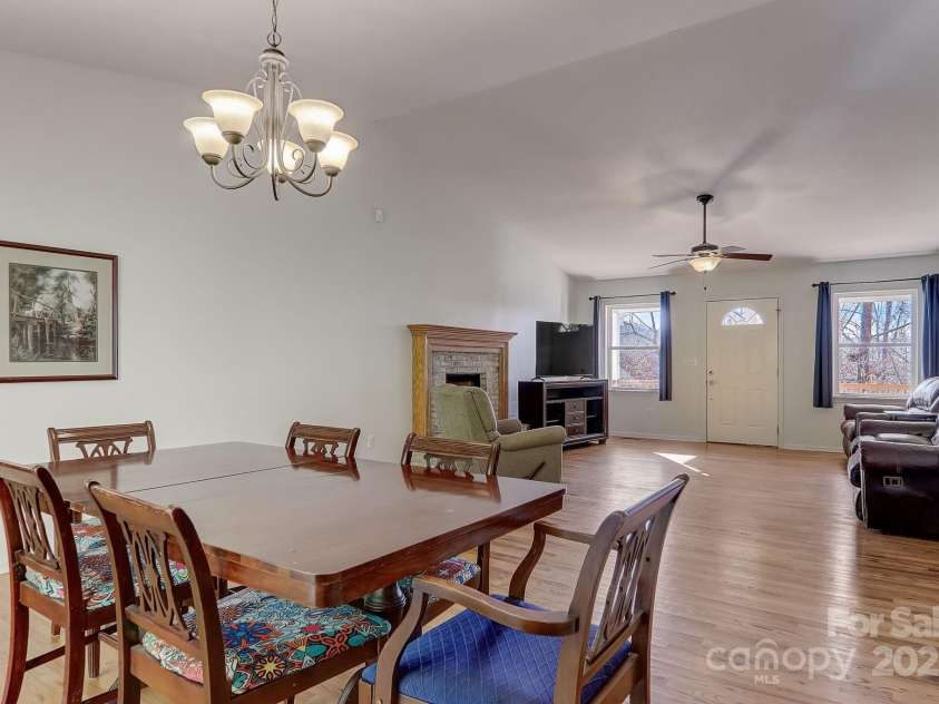 703 Cinnamon Way, Flat Rock, NC 28731.  MLS# CAR4258971, YatesRealty ID 13667. 