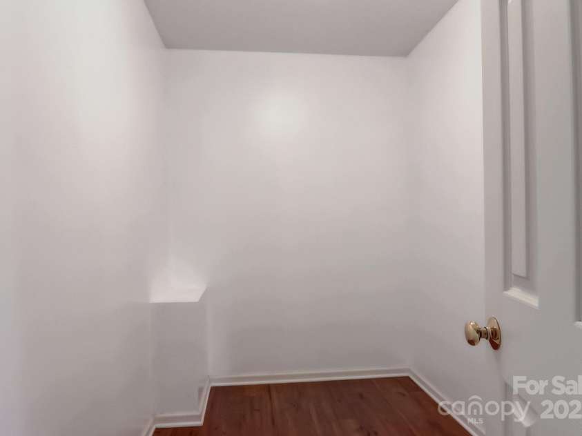 703 Cinnamon Way, Flat Rock, NC 28731.  MLS# CAR4258971, YatesRealty ID 13667. Primary Closet